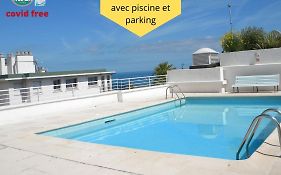 app Le Rocazur avec piscine et parking en bord de mer à 500M du centre ville
